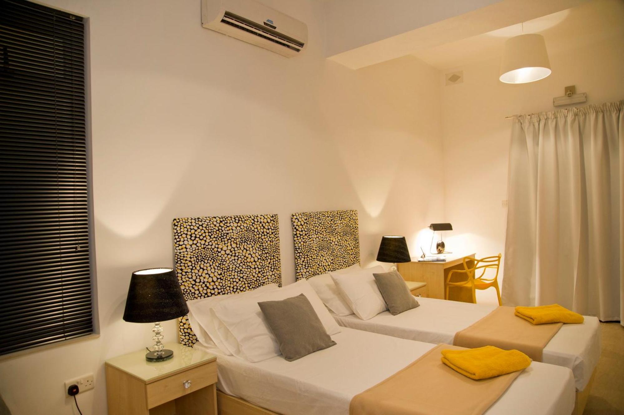 Maltese Balcony Apartment Saint Julian's Ngoại thất bức ảnh
