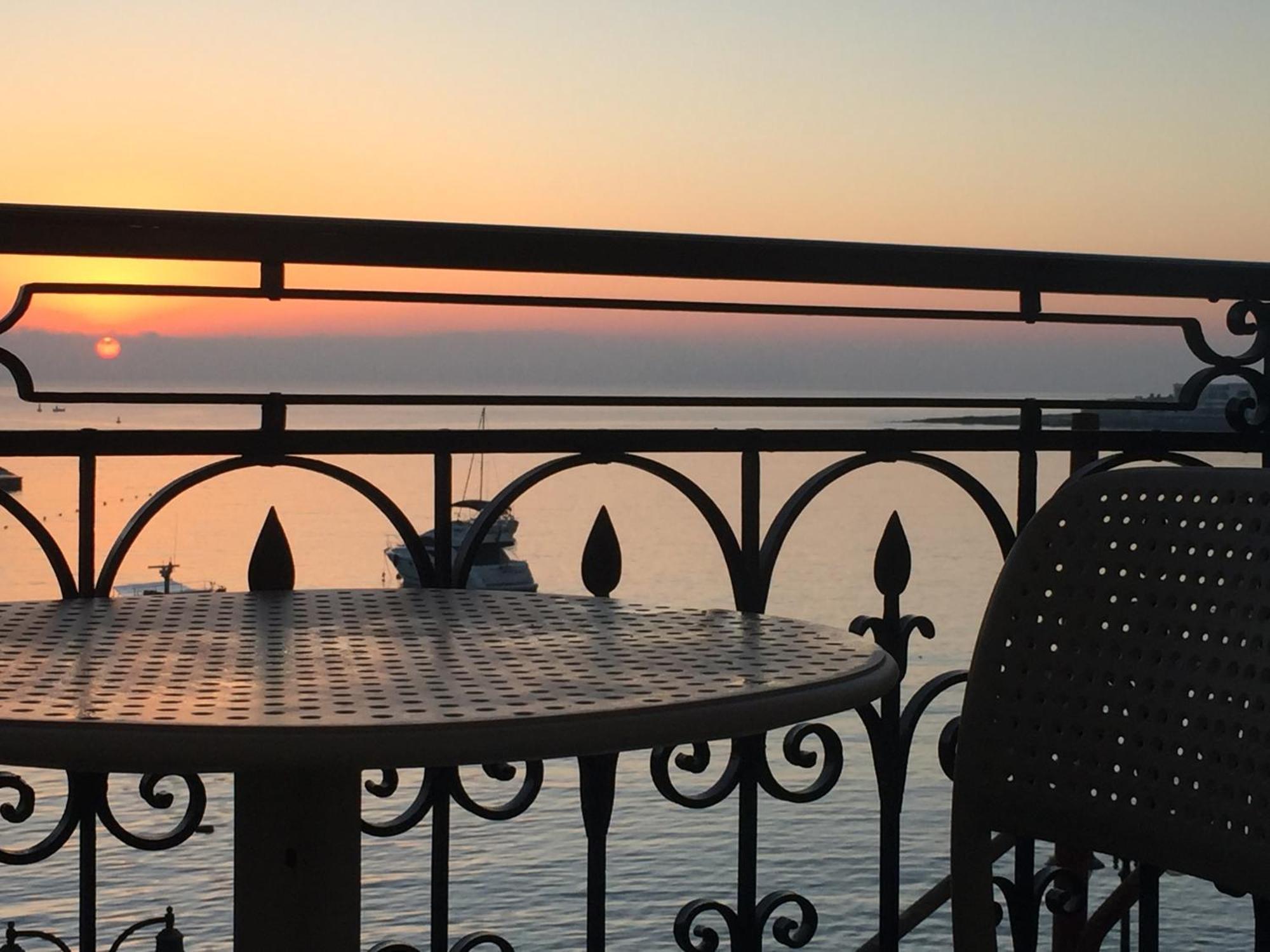 Maltese Balcony Apartment Saint Julian's Ngoại thất bức ảnh