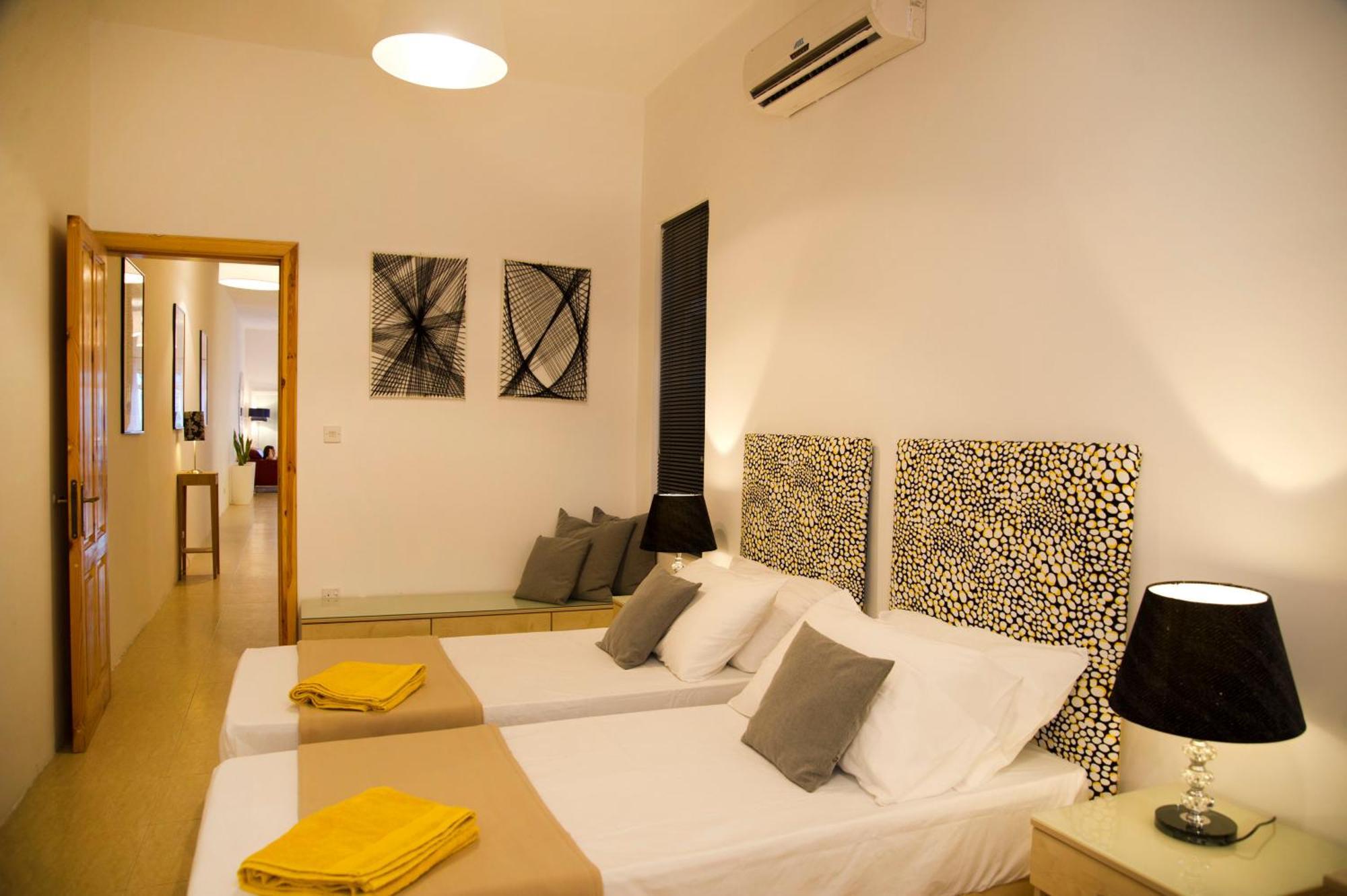 Maltese Balcony Apartment Saint Julian's Ngoại thất bức ảnh